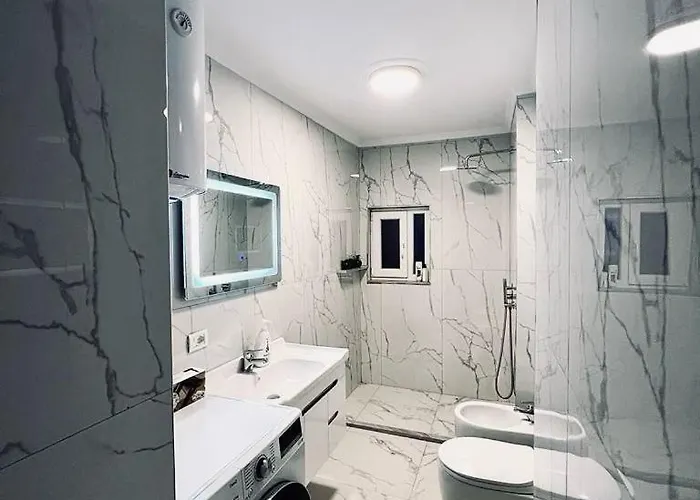 Gisi's Bazaars Apartment Tirana